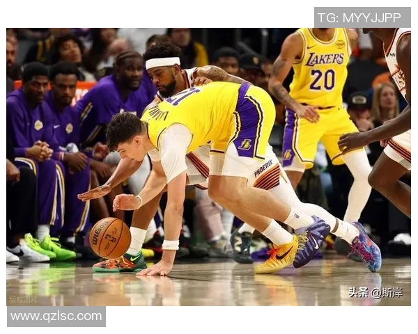 2012年湖人对决小牛的经典对抗赛回顾与精彩瞬间分析